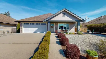 6262 Kevins Road, Sechelt, BC, Sechelt — Single Family Residence for sale