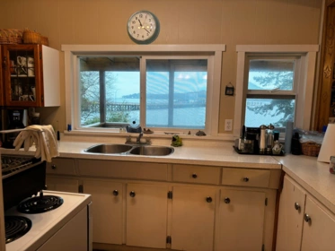 Hallway Photo of 105 Madrona Road, Galiano Island, BC