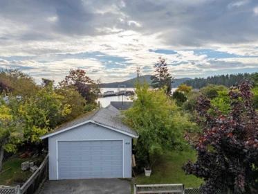 Mudroom Photo of 105 Madrona Road, Galiano Island, BC