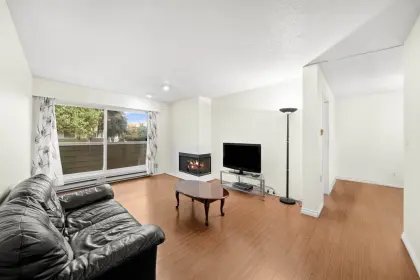 4 8640 Blundell Road, Richmond, BC, Richmond — Townhouse for sale