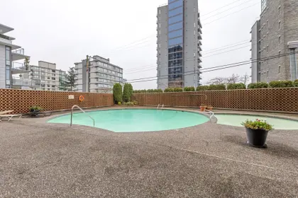 303 2135 Argyle Avenue, West Vancouver, BC, West vancouver — Apartment/Condo for sale