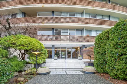 303 2135 Argyle Avenue, West Vancouver, BC, West vancouver — Apartment/Condo for sale