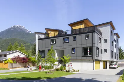 2 1009 Aspen Road, Squamish, BC, Squamish — Townhouse for sale