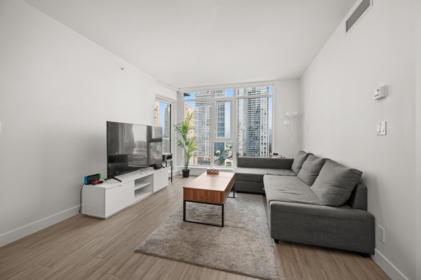 1402 4458 Beresford Street, Burnaby, BC, Burnaby — Apartment/Condo for sale