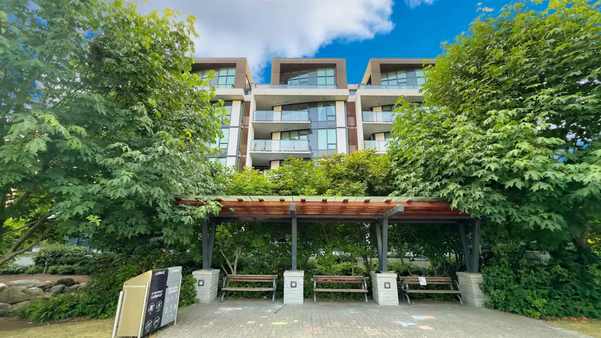 Kitchen Island Photo of 527 3563 Ross Drive, Vancouver, BC
