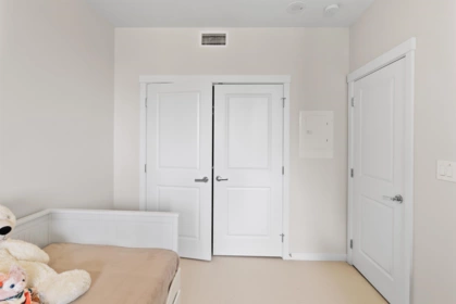 Hallway Photo of 527 3563 Ross Drive, Vancouver, BC