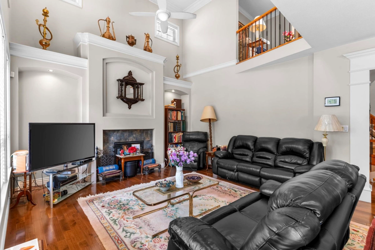 Breakfast Nook Photo of 12038 59 Avenue, Surrey, BC