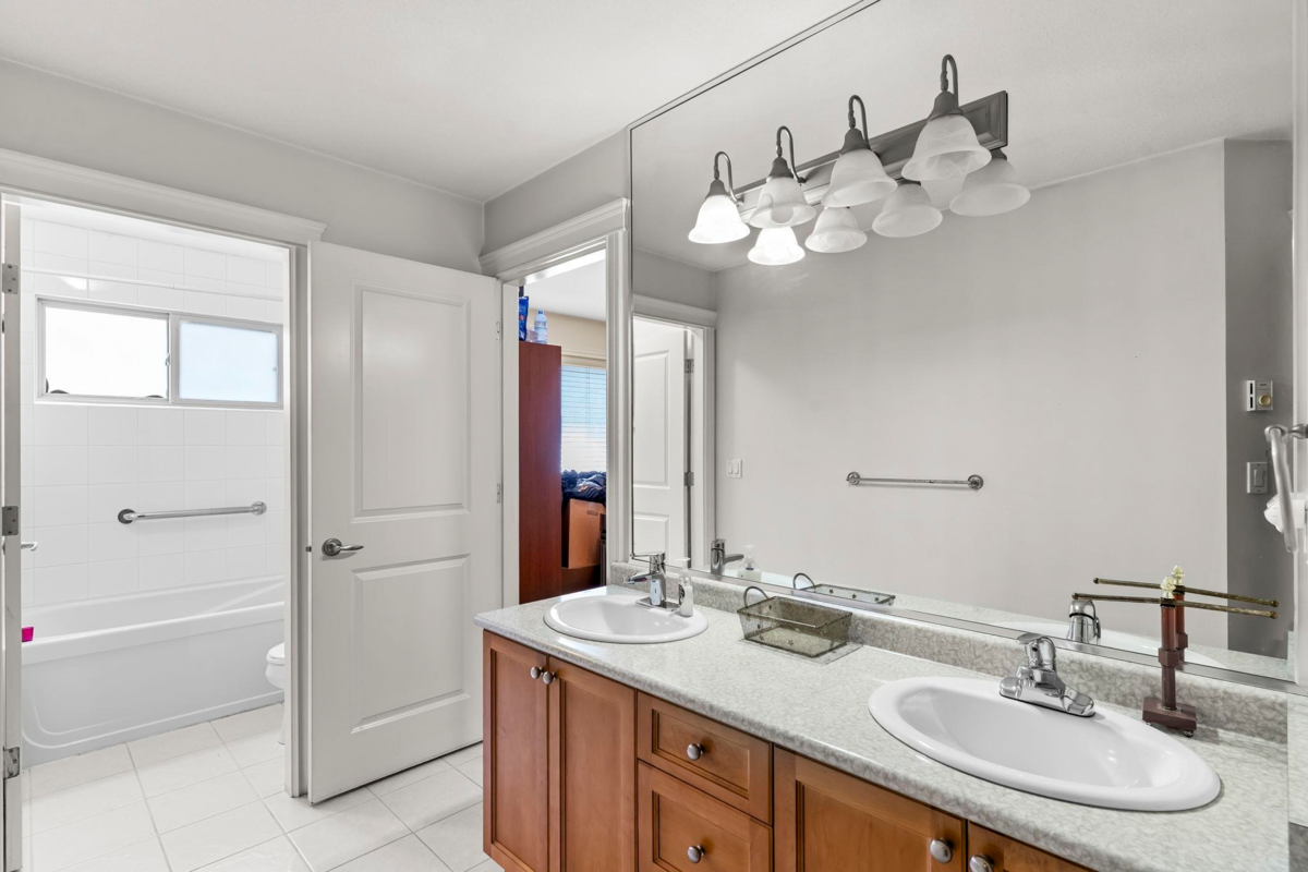 Hallway Photo of 12038 59 Avenue, Surrey, BC