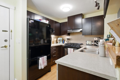107 9329 University Crescent, Burnaby, BC, Burnaby — Apartment/Condo for sale