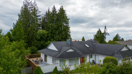 5051 Chapman Road, Sechelt, BC, Sechelt — Single Family Residence for sale