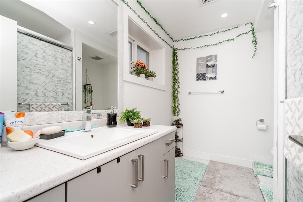 Bedroom 2 Photo of 14125 75 Avenue, Surrey, BC