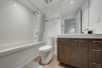 209 9060 University Crescent, Burnaby, BC, Burnaby — Apartment/Condo for sale