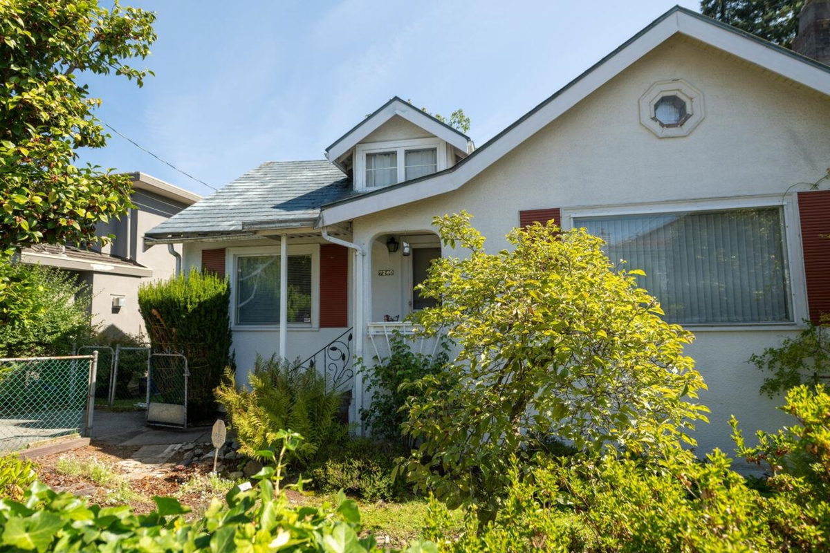 Backyard Photo of 7240 16th Avenue, Burnaby, BC