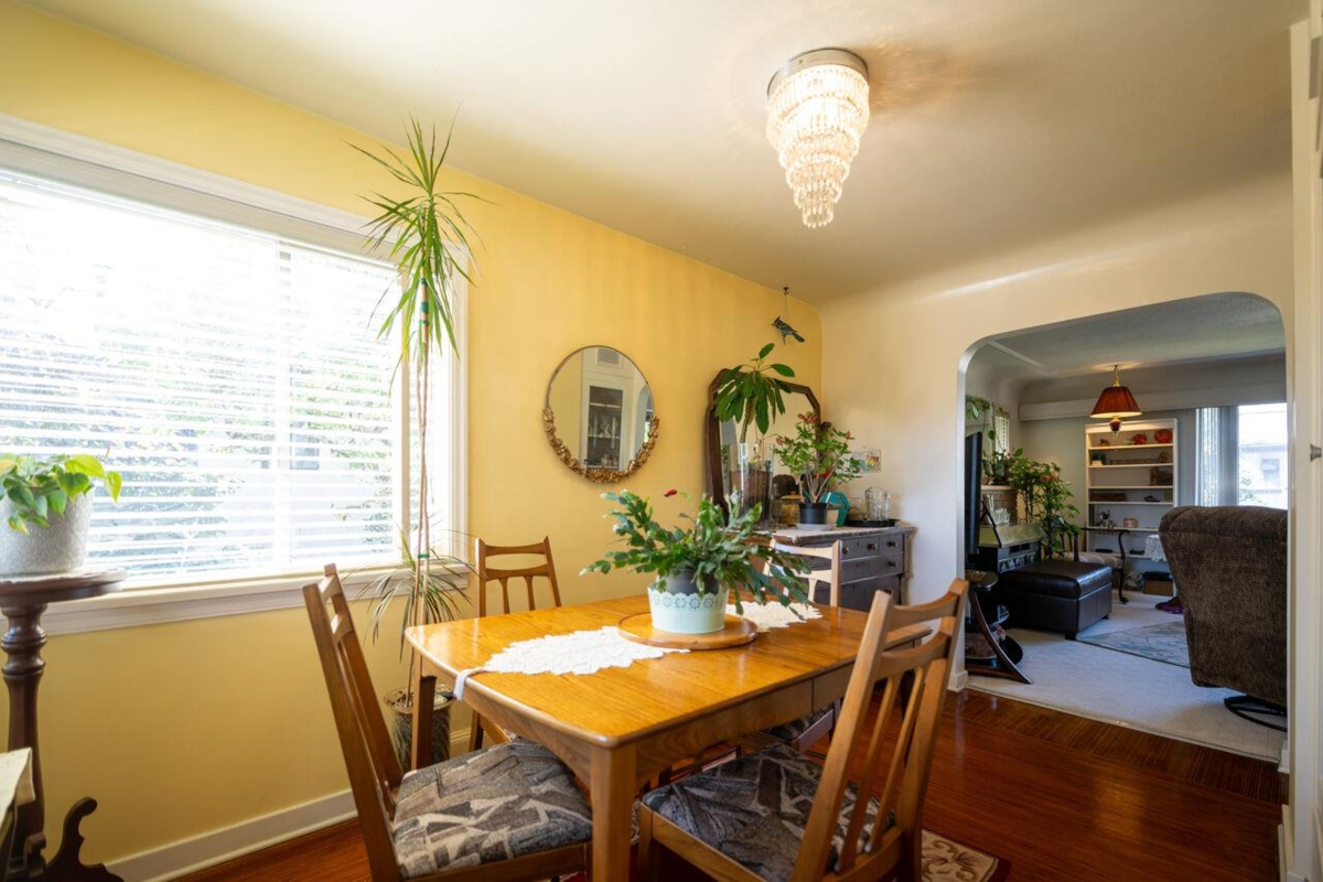 Breakfast Nook Photo of 7240 16th Avenue, Burnaby, BC