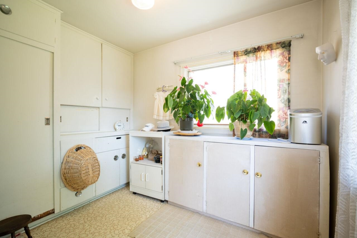 Guest Bathroom Photo of 7240 16th Avenue, Burnaby, BC