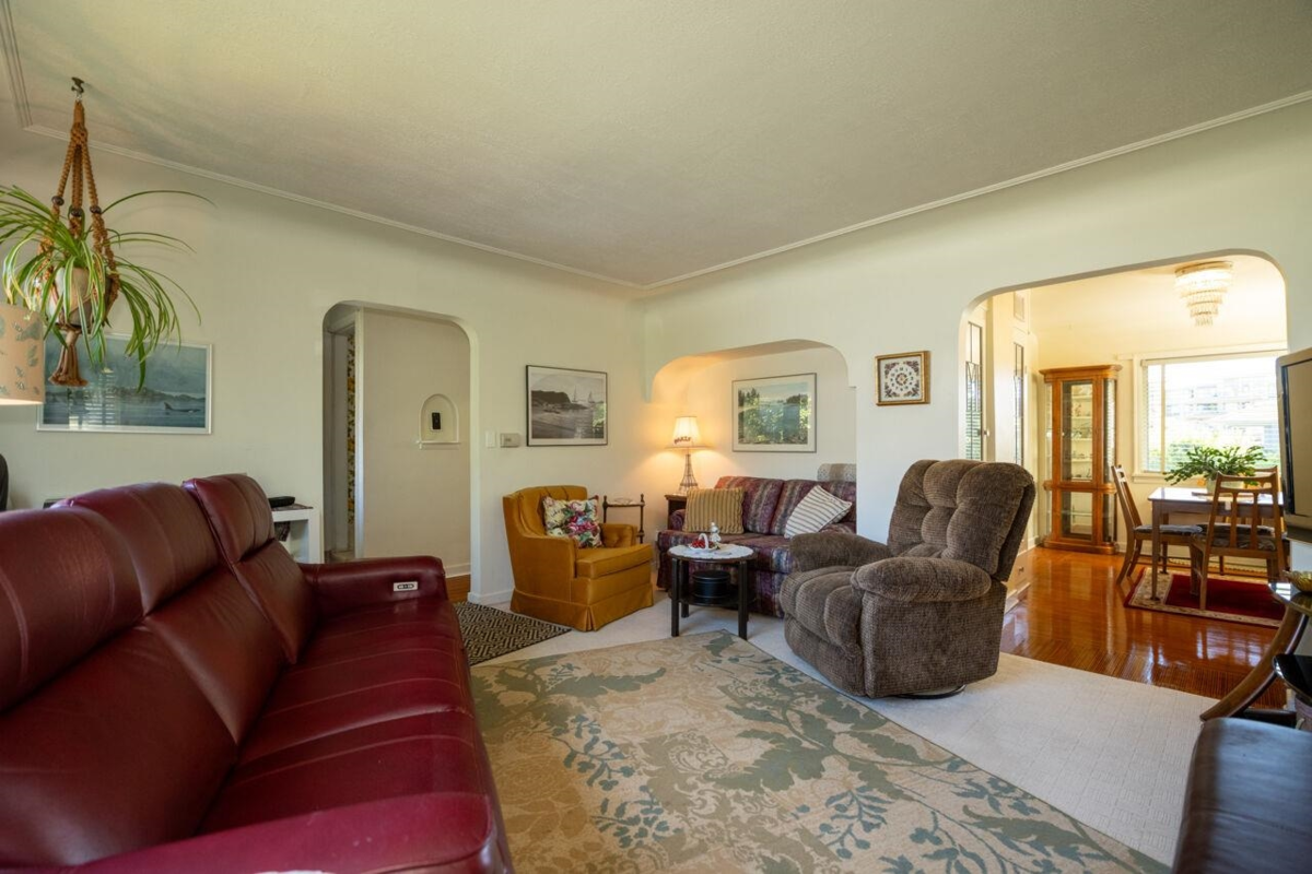 Kitchen Island Photo of 7240 16th Avenue, Burnaby, BC