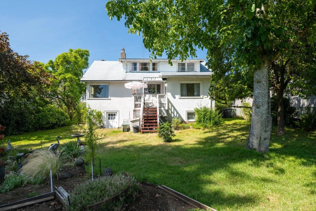 Living Room Photo of 7240 16th Avenue, Burnaby, BC