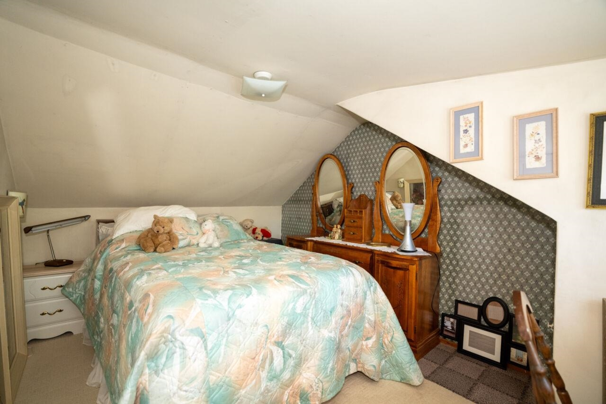 Powder Room Photo of 7240 16th Avenue, Burnaby, BC