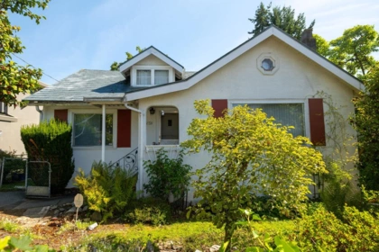 7240 16th Avenue, Burnaby, BC, Edmonds BE — 3 bed single family residence for sale