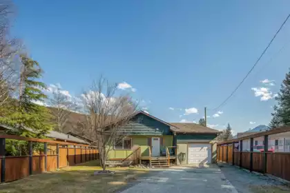 23 Bracken Parkway, Squamish, BC, Squamish — Single Family Residence for sale