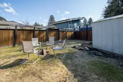 23 Bracken Parkway, Squamish, BC, Squamish — Single Family Residence for sale