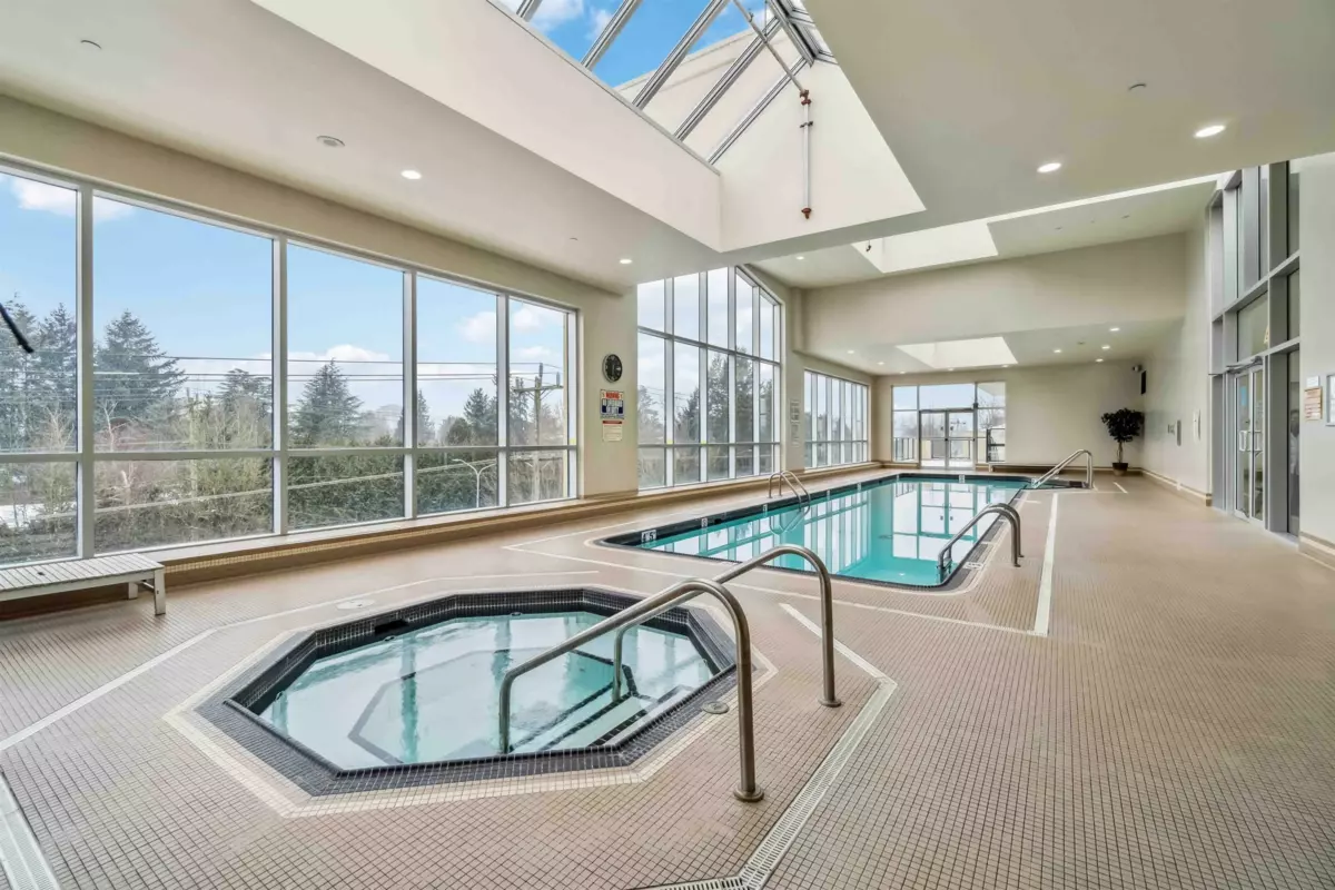 Kitchen Island Photo of 1805 9188 Hemlock Drive, Richmond, BC
