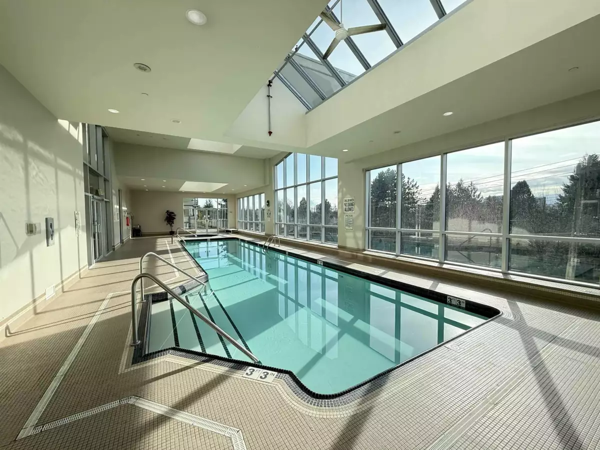 Kitchen Photo of 1805 9188 Hemlock Drive, Richmond, BC