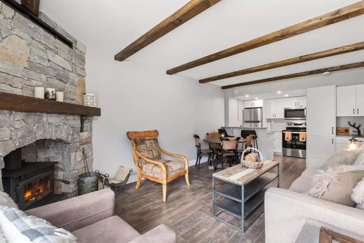 Breakfast Nook Photo of 309B 21000 Enzian Way, Agassiz, BC