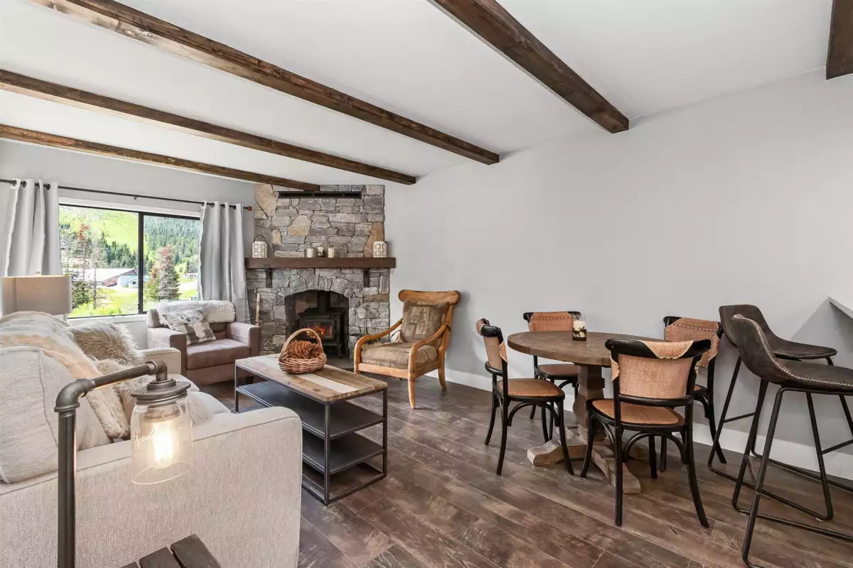 Family Room Photo of 309B 21000 Enzian Way, Agassiz, BC