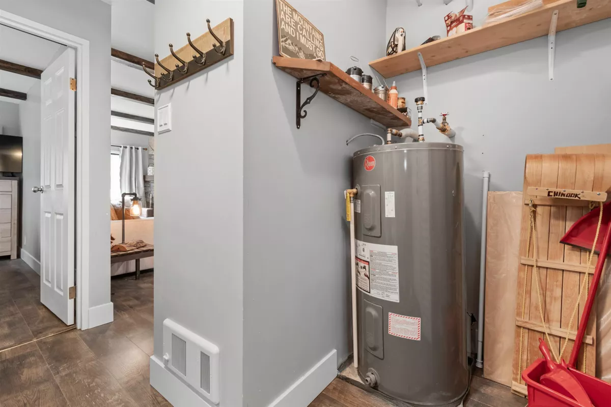 Living Room Photo of 309B 21000 Enzian Way, Agassiz, BC