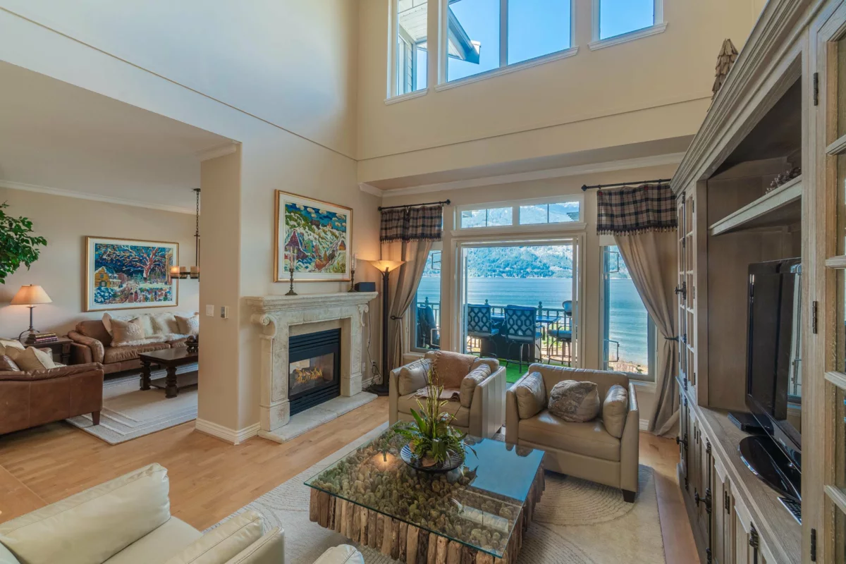Dining Area Photo of 10 Beach Drive, Furry Creek, BC