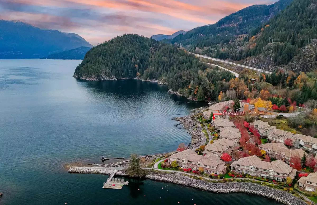 Living Room Photo of 10 Beach Drive, Furry Creek, BC