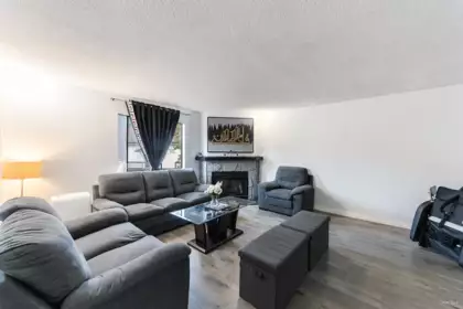 203 7131 133a Street, Surrey, BC