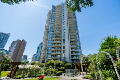 703 4425 Halifax Street, Burnaby, BC, Burnaby — Apartment/Condo for sale