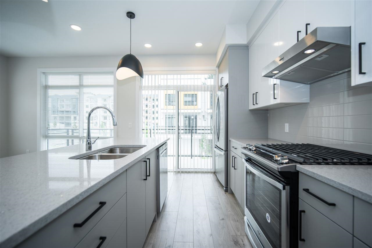 Walk-In Closet Photo of 214 46150 Thomas Road, Sardis, BC