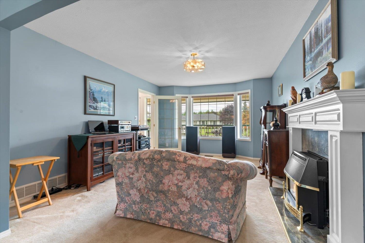 Family Room Photo of 10014 Parkwood Drive, Rosedale, BC