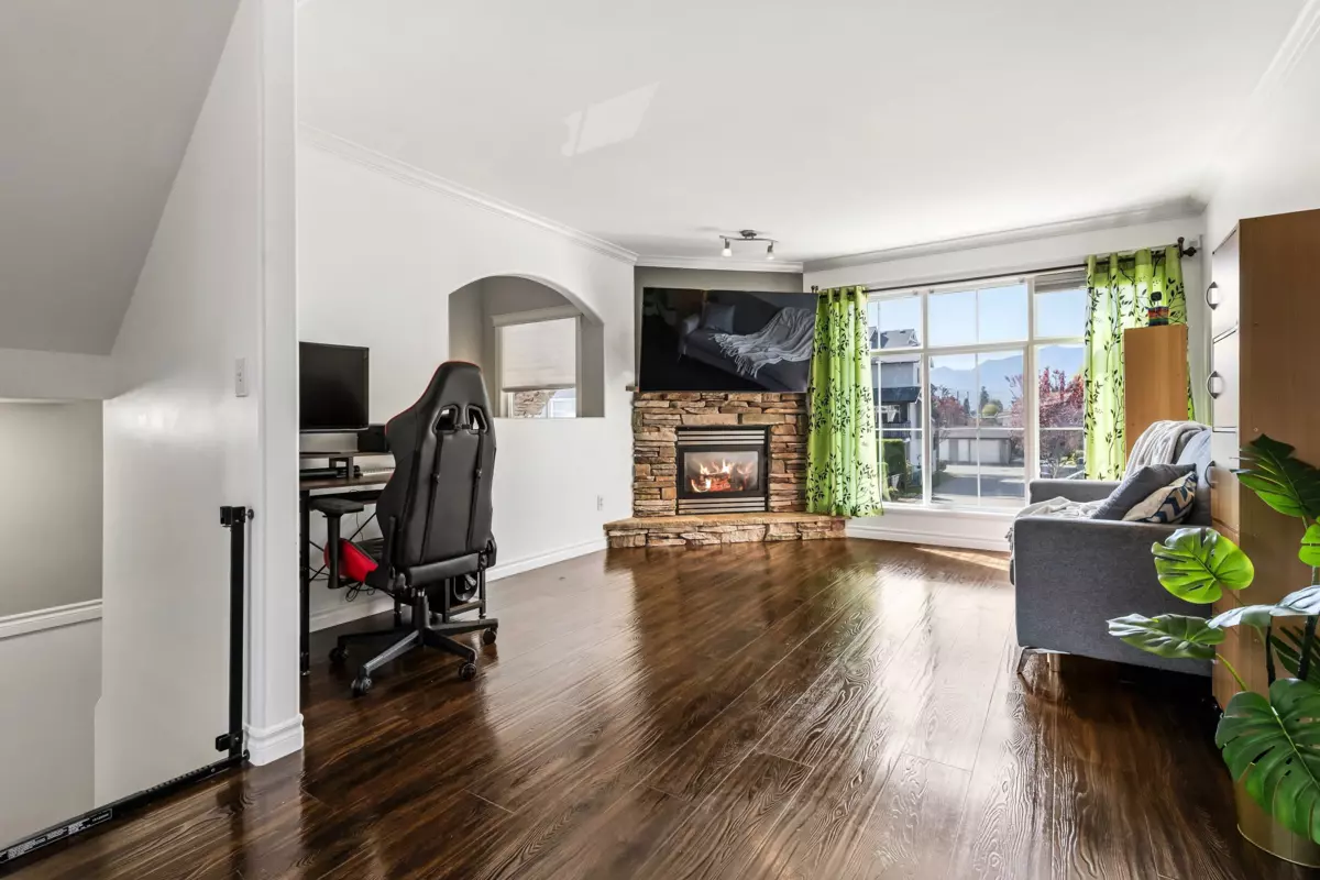 Dining Area Photo of 74 8881 Walters Street, Chilliwack, BC