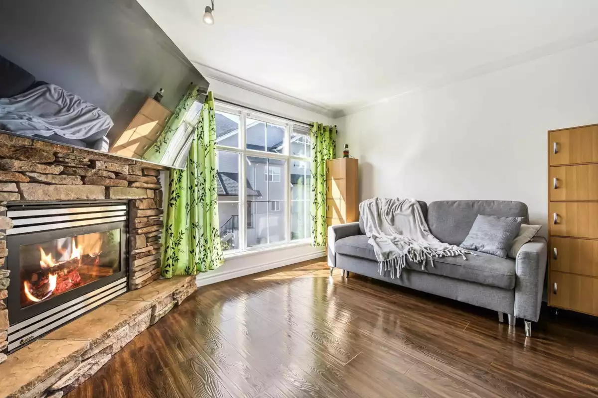 Kitchen Island Photo of 74 8881 Walters Street, Chilliwack, BC
