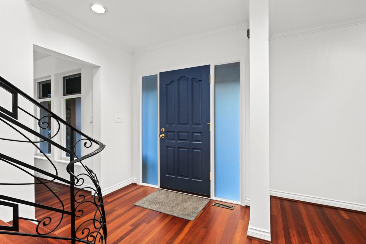 Living Room Photo of 2240 Kings Avenue, West Vancouver, BC