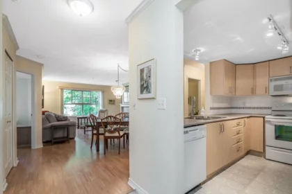 303 15325 17 Avenue, Surrey, BC, Surrey — Apartment/Condo for sale