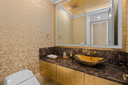 Hallway Photo of 1337 Camridge Road, West Vancouver, BC