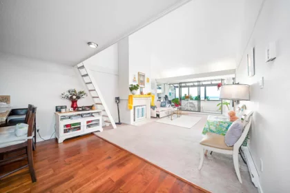 49 2202 Folkestone Way, West Vancouver, BC