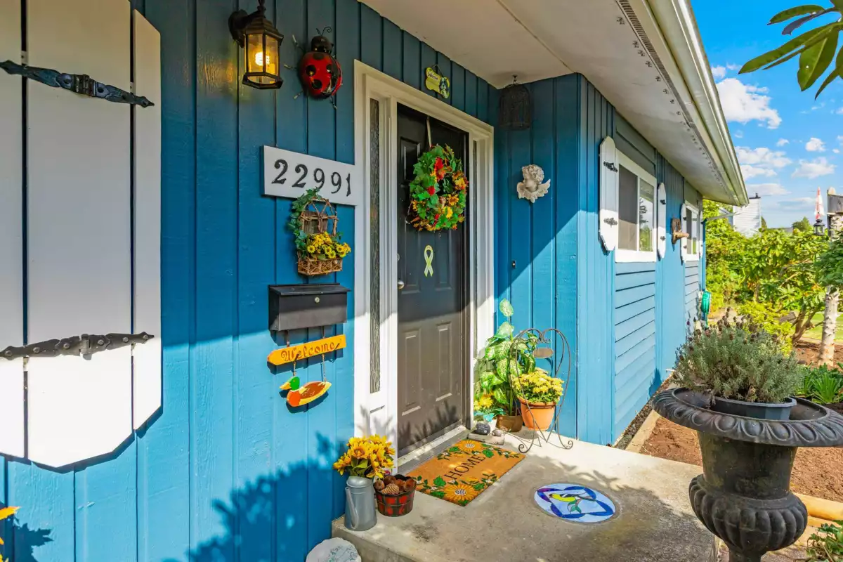Kitchen Island Photo of 22991 126 Avenue, Maple Ridge, BC