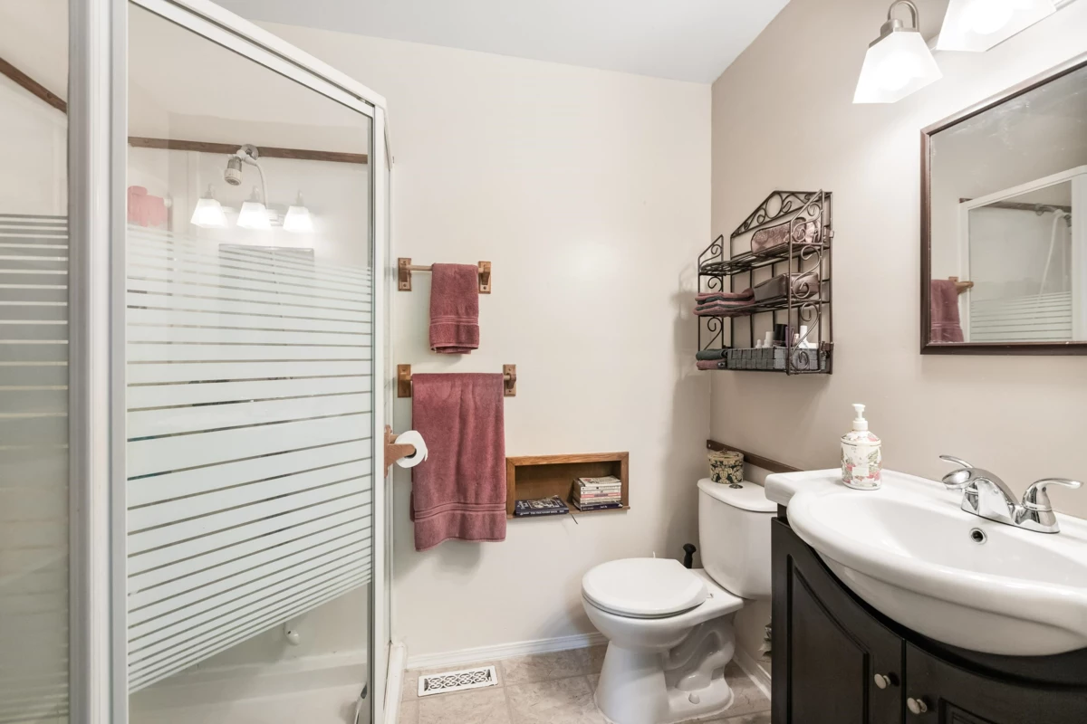 Laundry Room Photo of 22991 126 Avenue, Maple Ridge, BC