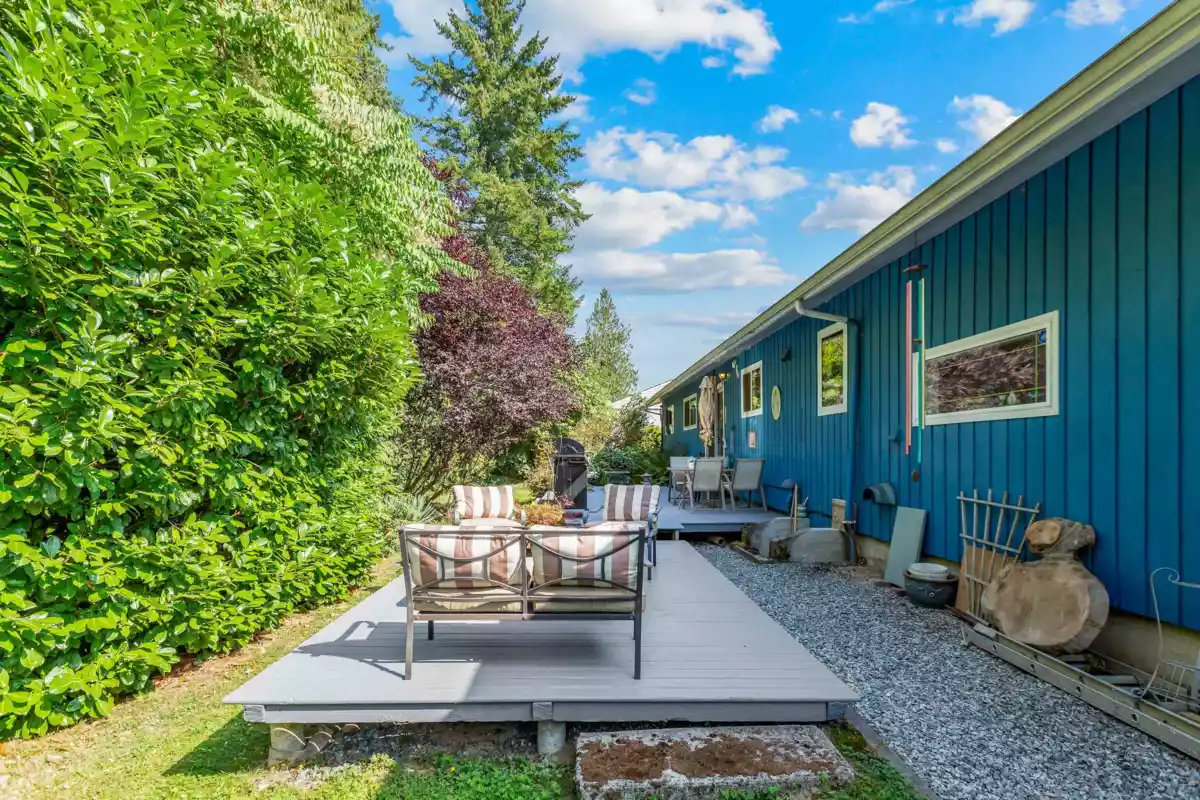 Swimming Pool Photo of 22991 126 Avenue, Maple Ridge, BC