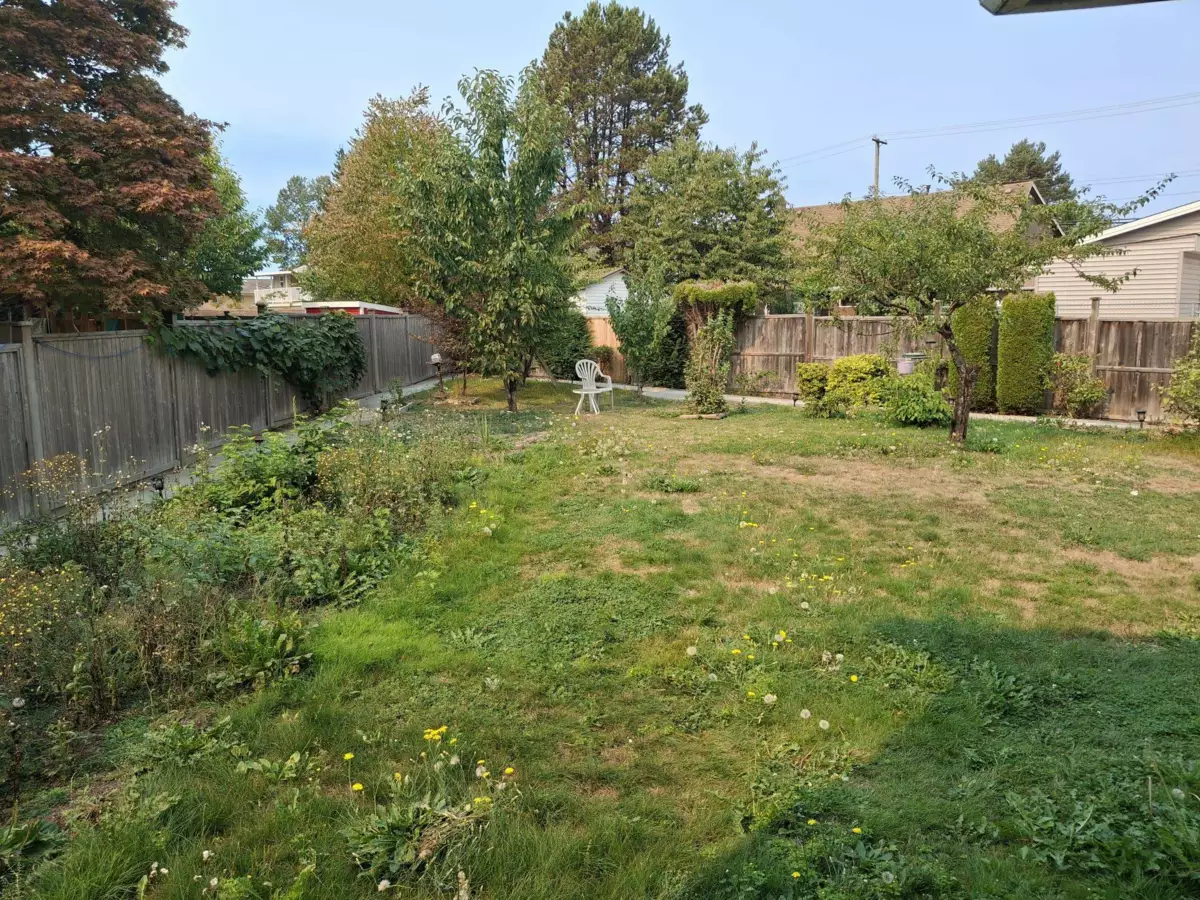 Kitchen Island Photo of 8771 143 Street, Surrey, BC