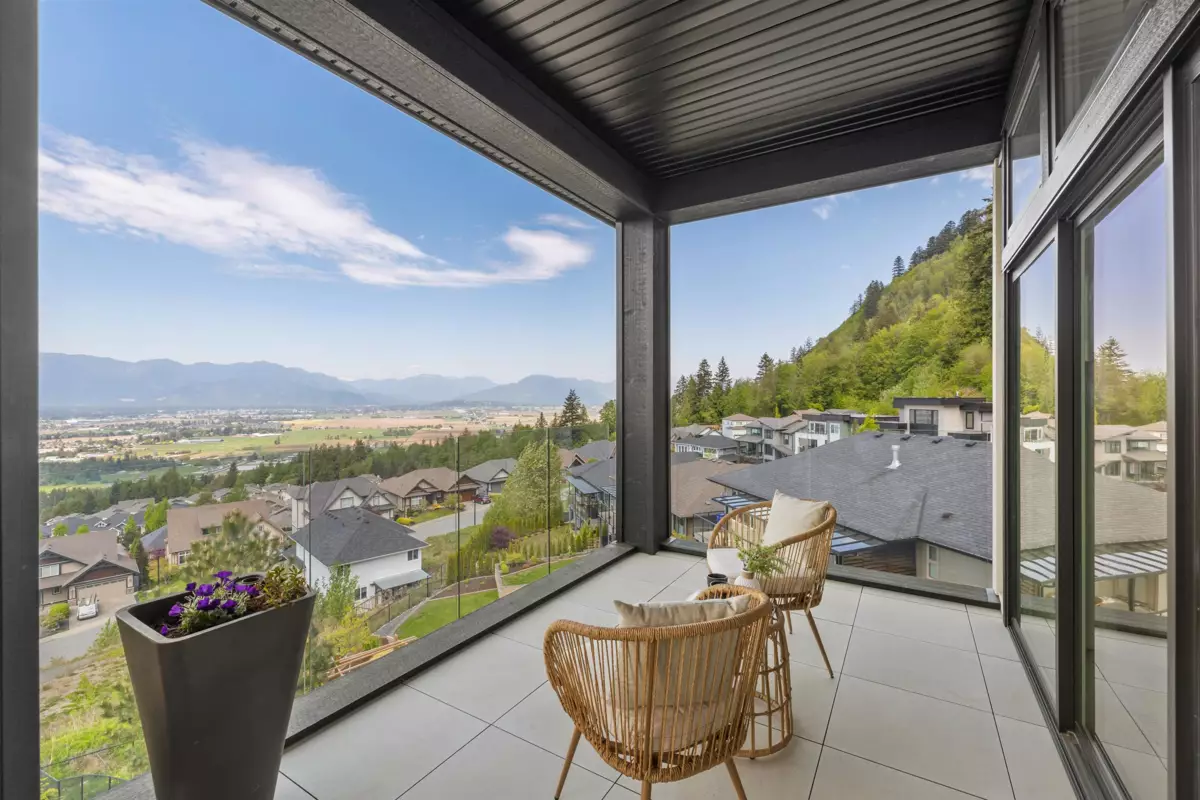 Front Yard Photo of 5487 Maclachlan Place, Chilliwack, BC