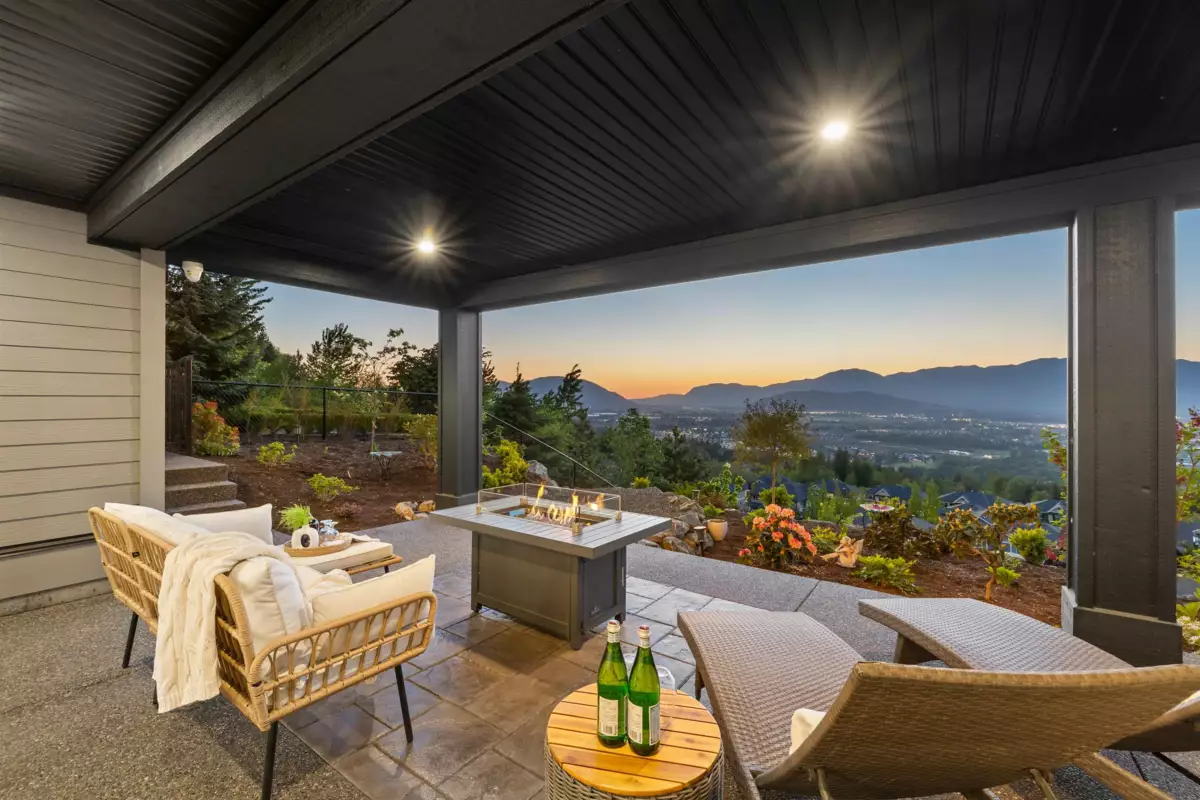 Swimming Pool Photo of 5487 Maclachlan Place, Chilliwack, BC