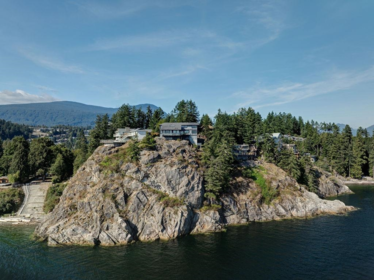 264 Arbutus Reach, Gibsons, BC, Gibsons — Single Family Residence for sale