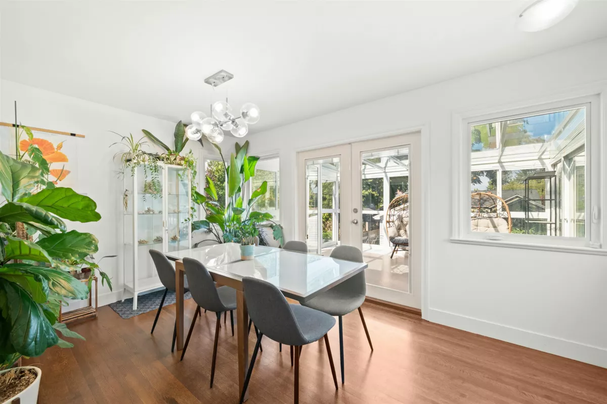 Breakfast Nook Photo of 231 Princess Street, New Westminster, BC